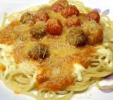 image of meatballs and pasta